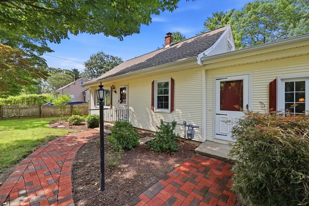 11 Grenier Dr, Westfield, MA 01085 - #1