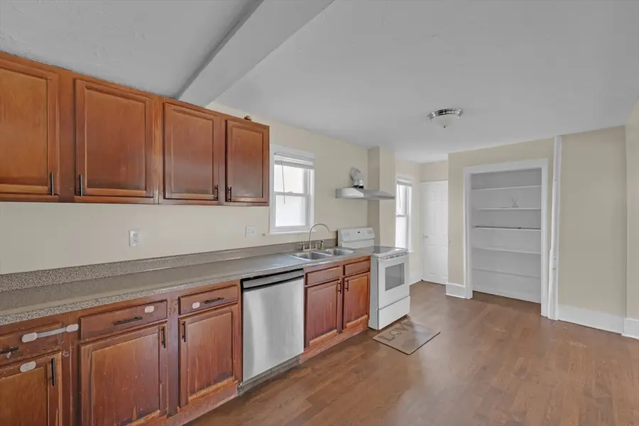 139 Endicott St, Worcester, MA 01610 - #3