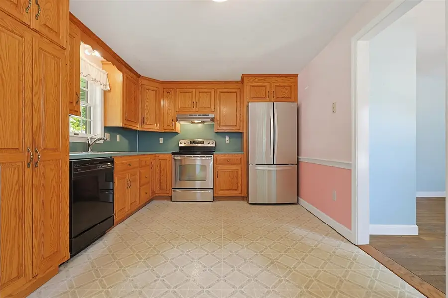 98 Pleasant St, Franklin, MA 02038 - #2