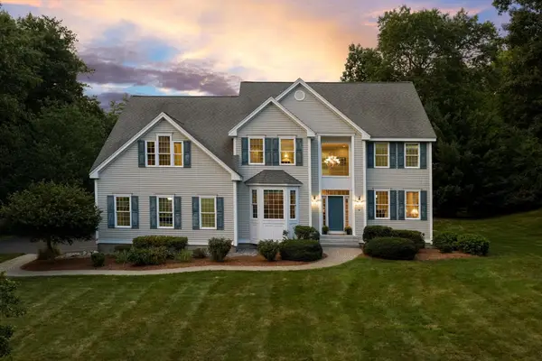 8 Trailside Way, Westford, MA 01886