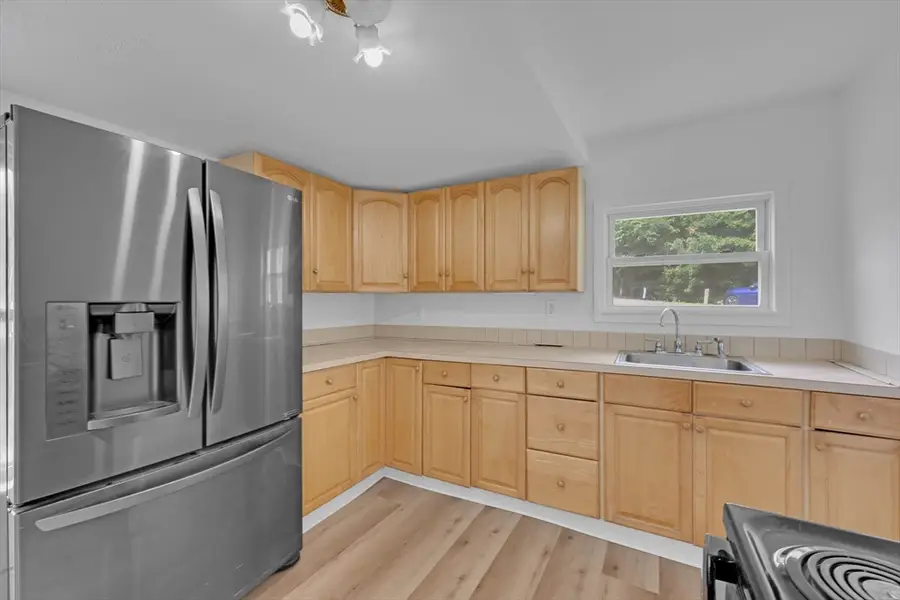 4 Eddy St, Ware, MA 01082 - #3