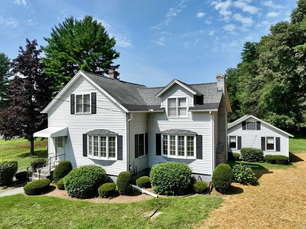 71 West St, Hatfield, MA 01088 - #1