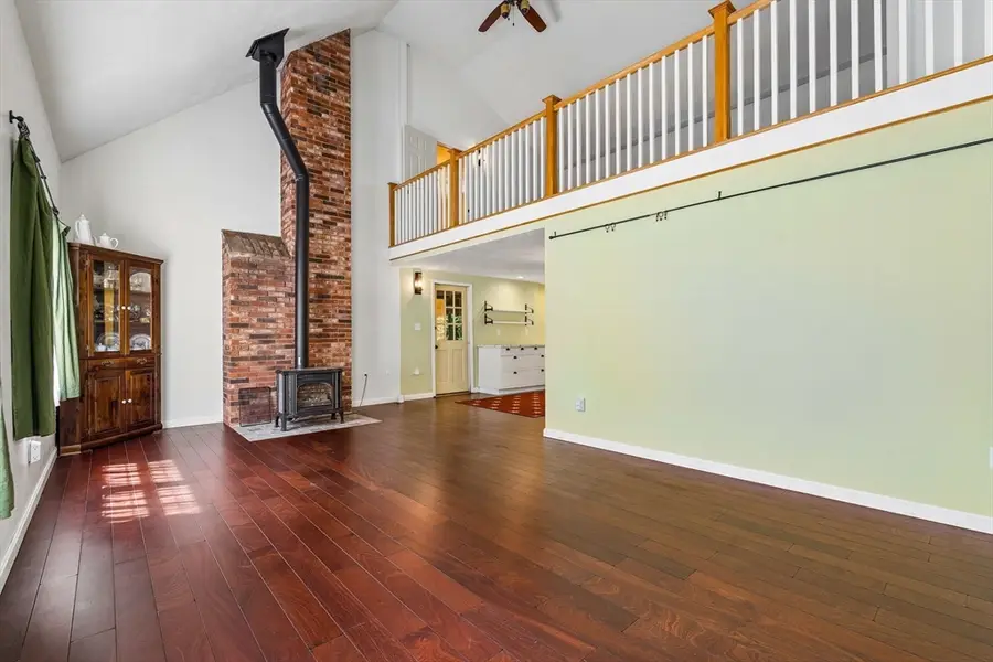 71 Pelczar Rd, Dracut, MA 01826 - #2