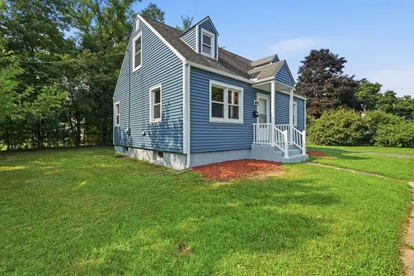 15 Pear St, Springfield, MA 01109