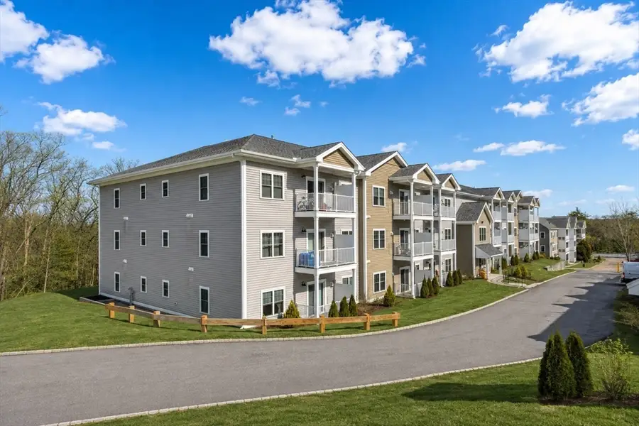 3211 Briarwood Village #3211, Clinton, MA 01510 - #2