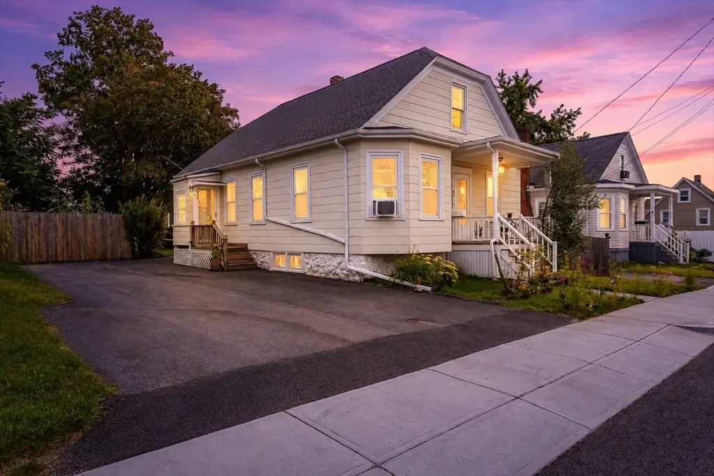 44 Slocum St, Acushnet, MA 02743 - #1