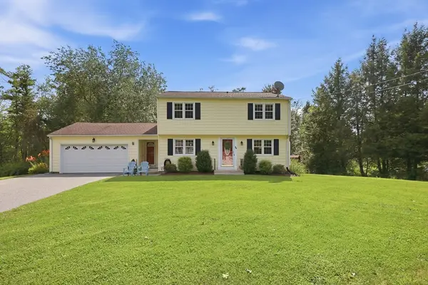 30 Decorie Dr, Wilbraham, MA 01095