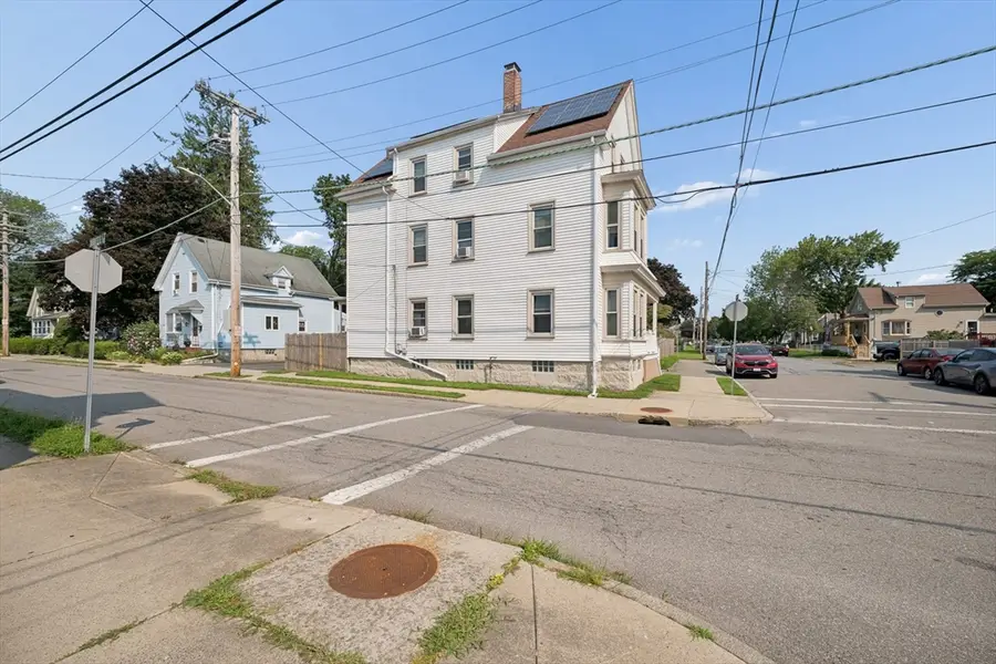 185 Richmond St, New Bedford, MA 02740 - #3