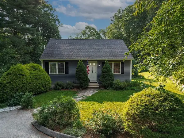 17 Atwater Pl, West Brookfield, MA 01585
