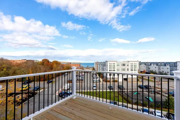 393 Court St #Unit 7, Plymouth, MA 02360