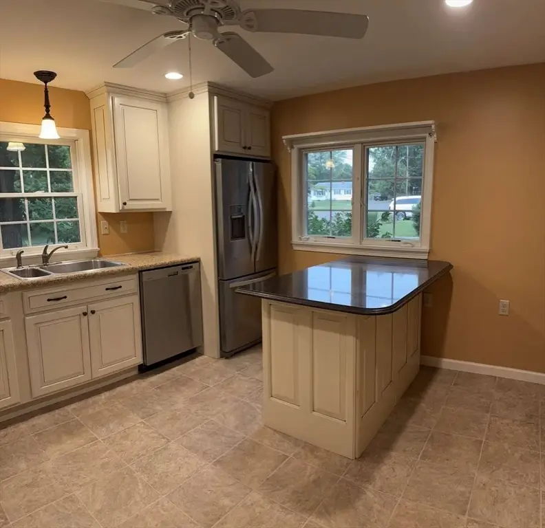 15 Wenonah Dr, Ludlow, MA 01056 - #3