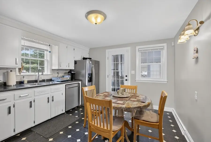 12 Claude Rd, Chelmsford, MA 01824 - #3