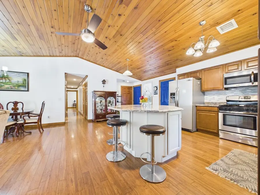 615 Taunton Ave, Seekonk, MA 02771 - #3