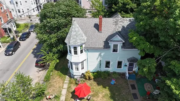 2 Abbott St, Haverhill, MA 01835