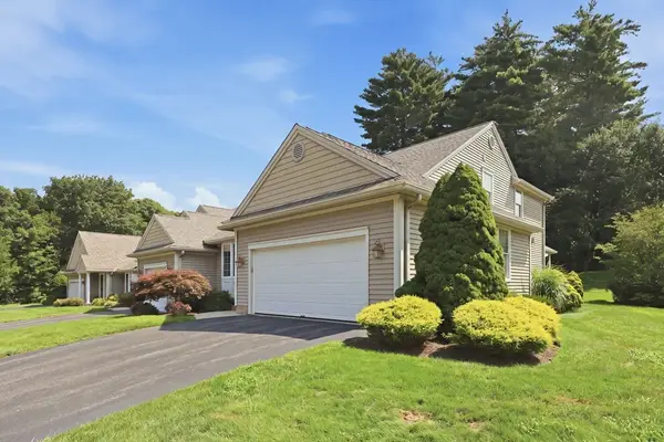341 Pinehurst Dr. #341, East Longmeadow, MA 01028