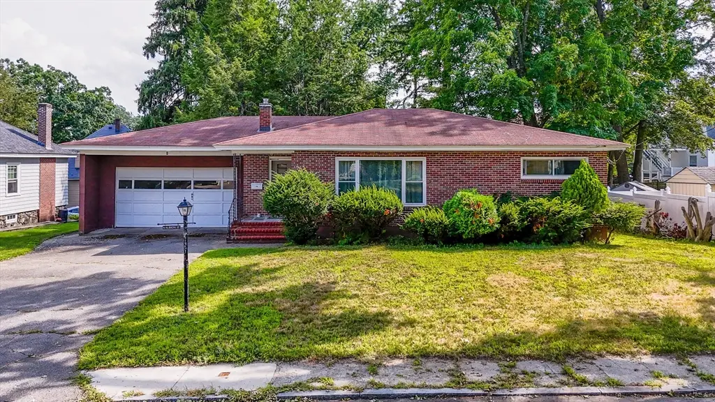 8 Albion St, Methuen, MA 01844 - #1