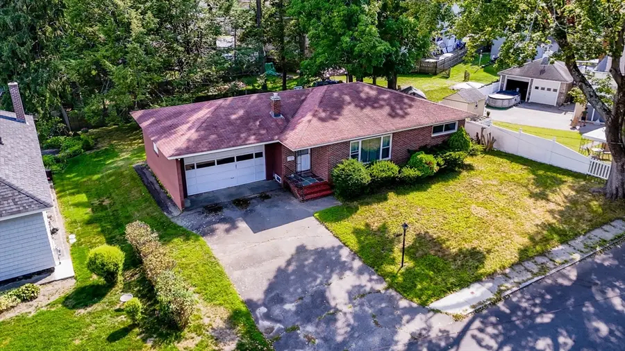 8 Albion St, Methuen, MA 01844 - #2