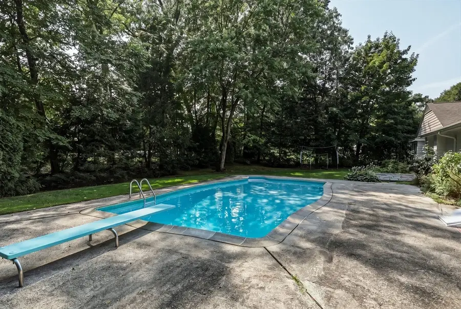 191 Pinewood Dr, Longmeadow, MA 01106 - #3