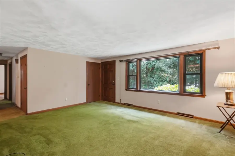 9 Conestoga Road, Chelmsford, MA 01824 - #3