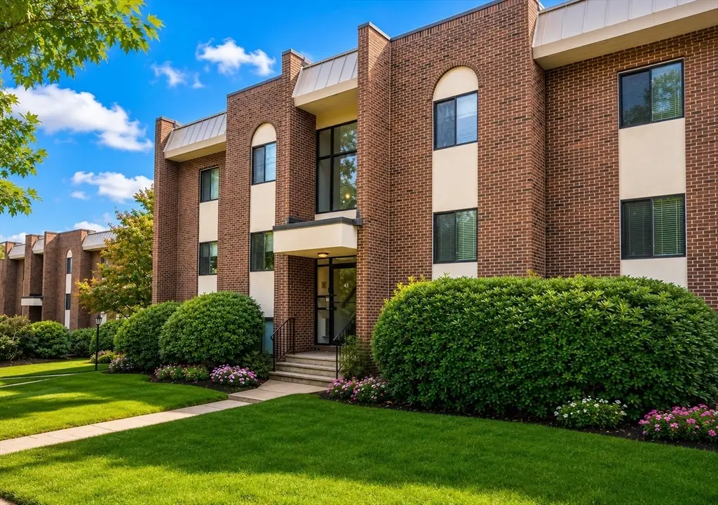 43 Angleside Drive #1, Waltham, MA 02453 - #1
