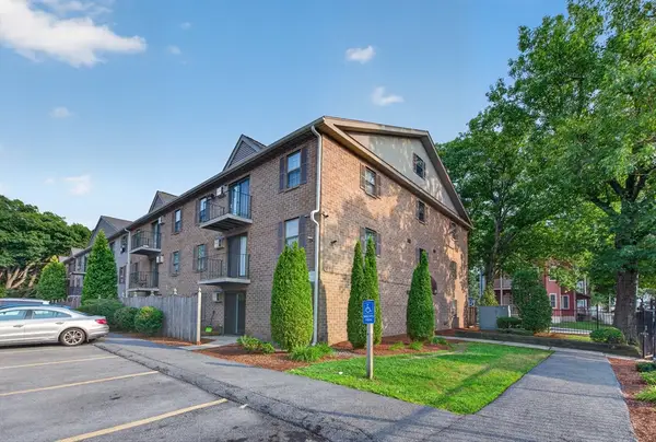 80 Stanton St #27, Worcester, MA 01605