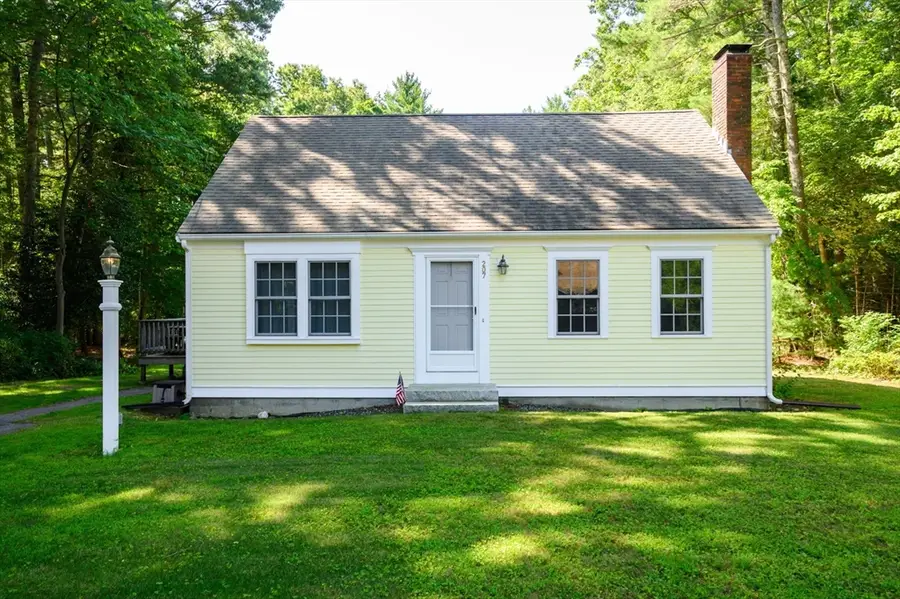 207 Valley St, Pembroke, MA 02359 - #2