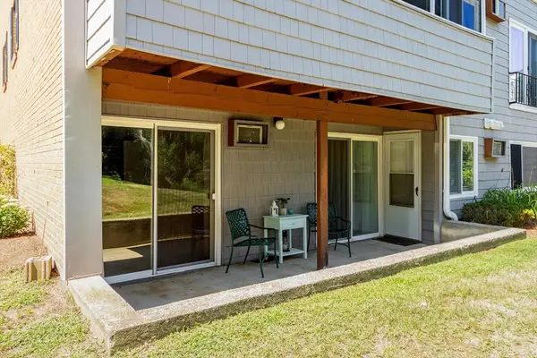 4 Glen Devin St #4, Amesbury, MA 01913