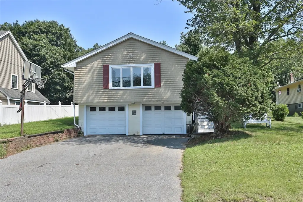 108 Lakeshore Dr, Marlborough, MA 01752 - #1