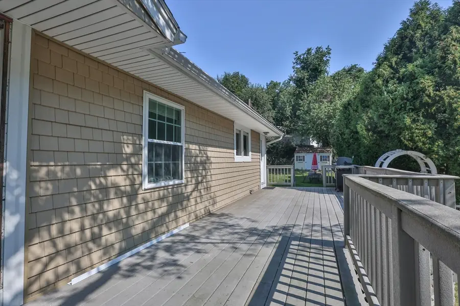 108 Lakeshore Dr, Marlborough, MA 01752 - #3