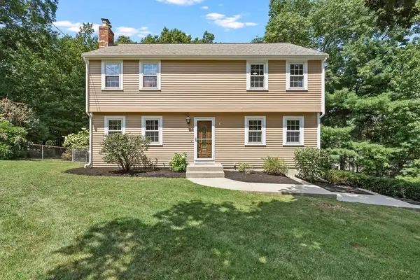 394 Old Farm Rd, Franklin, MA 02038