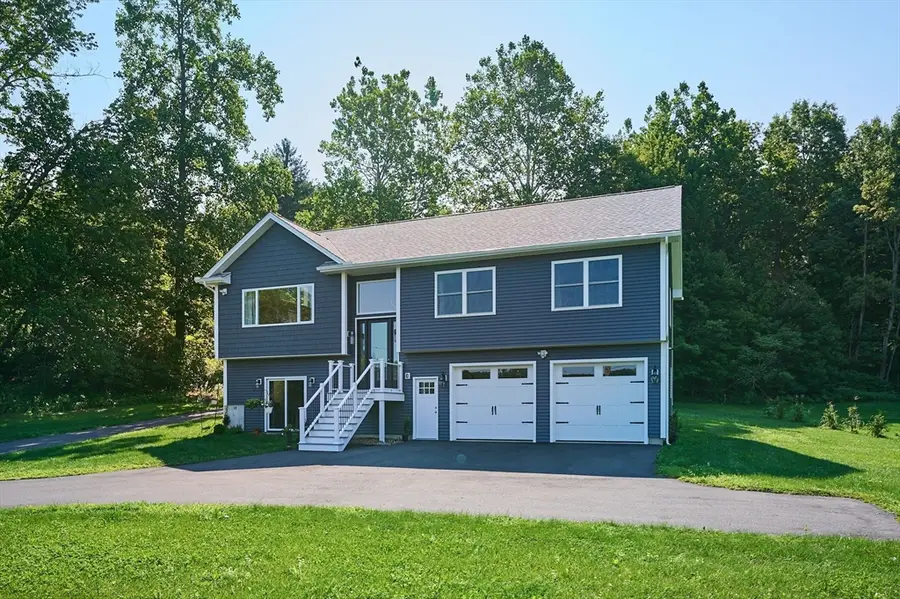 58 Pleasant St, Southampton, MA 01073 - #2