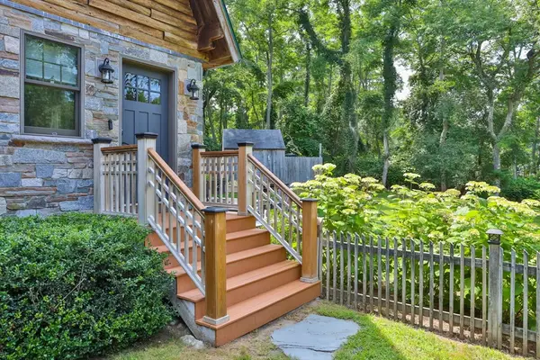 1 Great Hill Rd, Sandwich, MA 02563