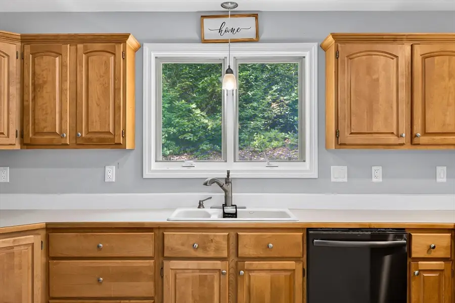170 Queen Lake Rd, Phillipston, MA 01331 - #3
