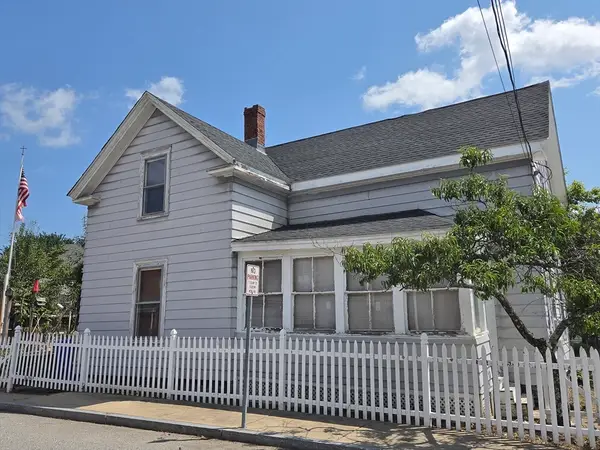 4 Kimball Street, Ipswich, MA 01938