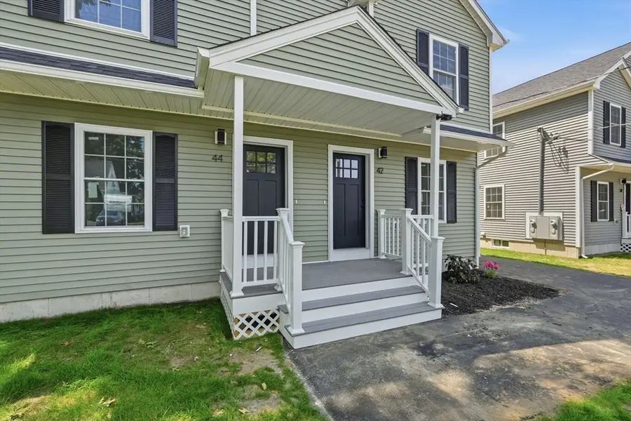 44-42 Gilbert Ave, Springfield, MA 01119 - #3