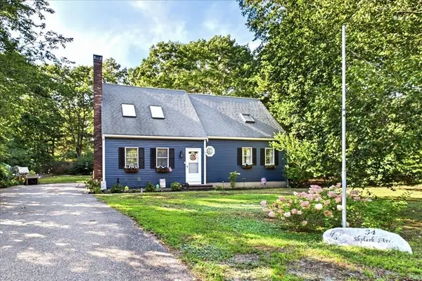 34 Skylark Ave, Plymouth, MA 02360