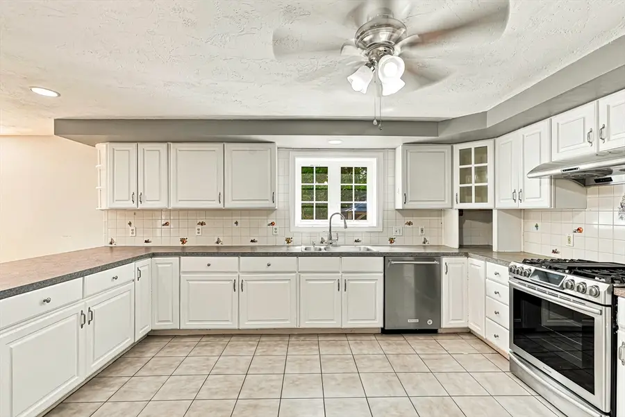 22 Stoney Hill Rd, Shrewsbury, MA 01545 - #3
