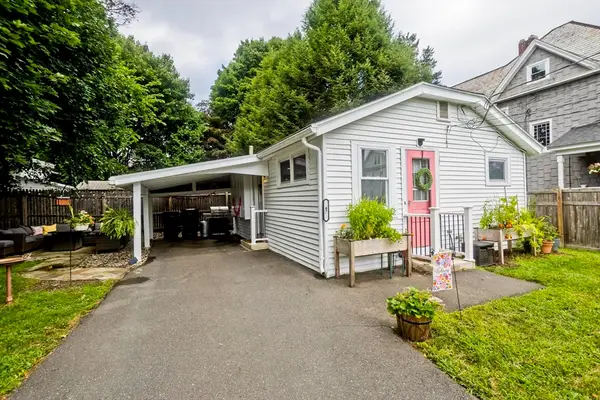 47 W School St, Westfield, MA 01085
