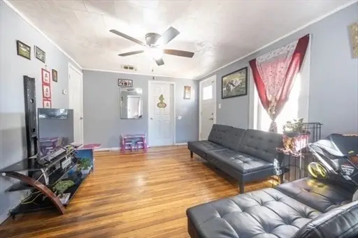 3 Dean St, Southbridge, MA 01550 - #1