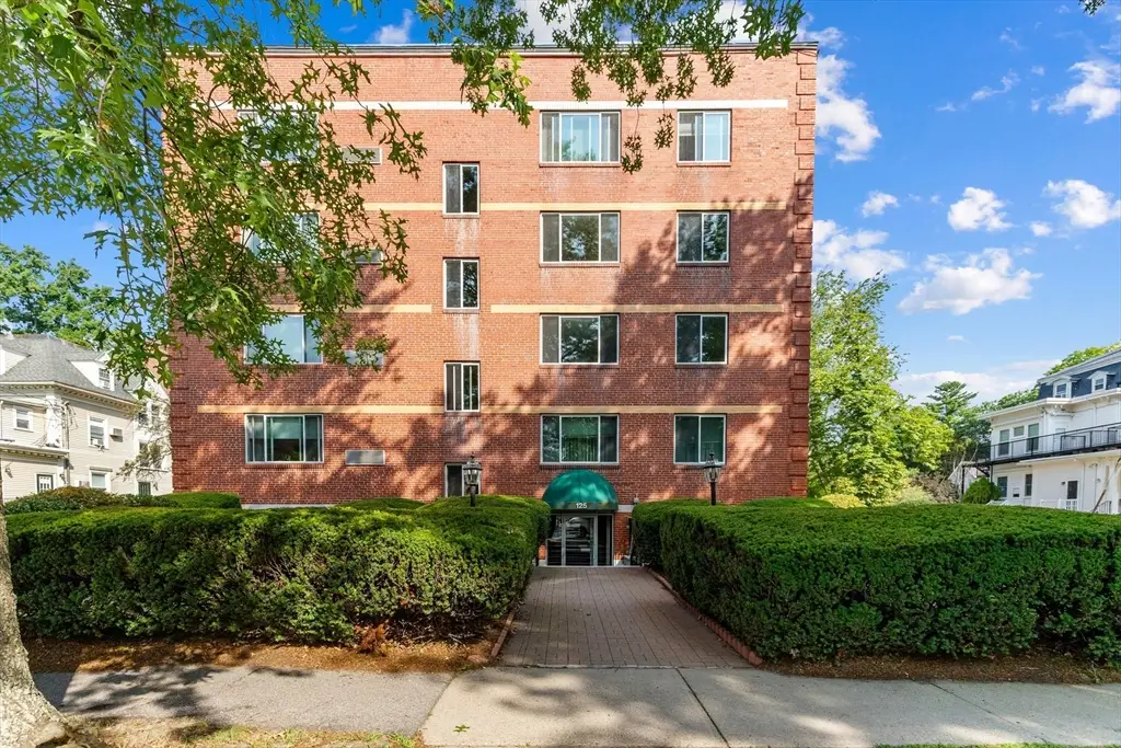 125 Pleasant St #201, Arlington, MA 02476 - #1
