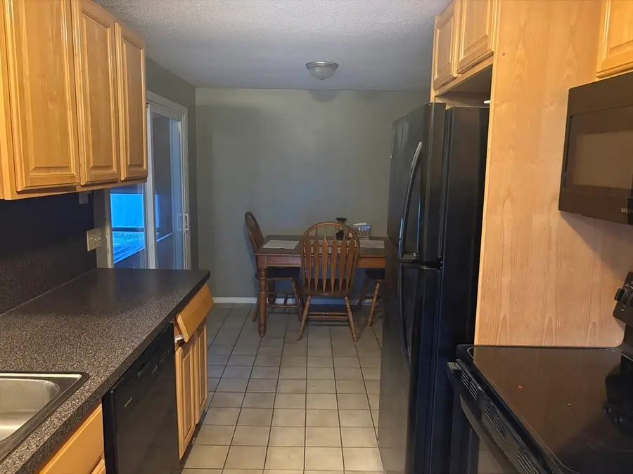 144 Coolidge Ave, Ludlow, MA 01056 - #3