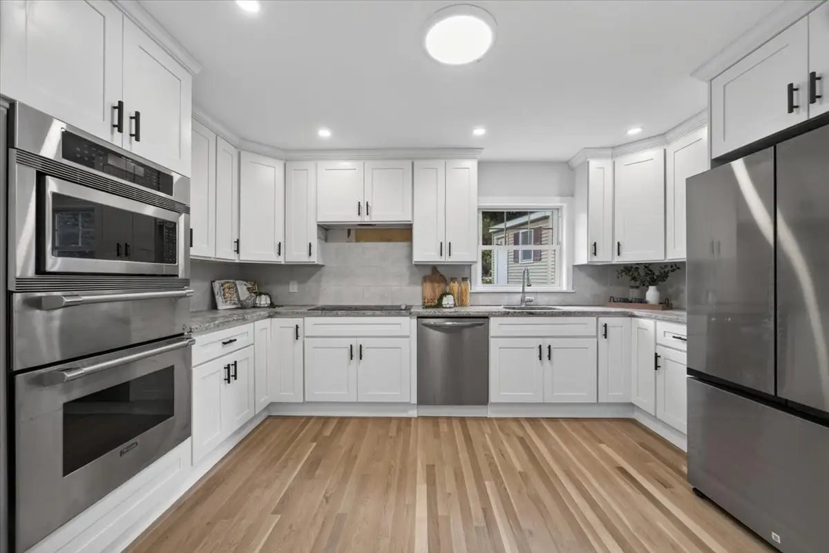 6 Hillside Ave, Woburn, MA 01801 - #1