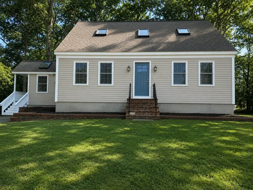 664 Norman St, Fall River, MA 02721 - #1