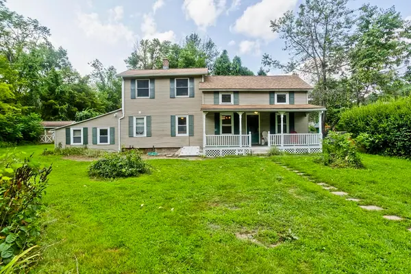 23 Maple St, Chester, MA 01011