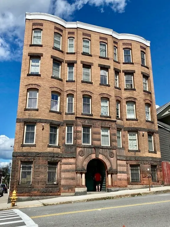257 Pleasant St #4, Worcester, MA 01609