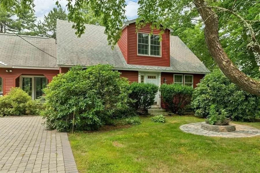 4 Highland Ave, Goffstown, NH 03045 - #2