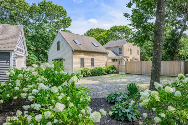 134 School St, Barnstable, MA 02635