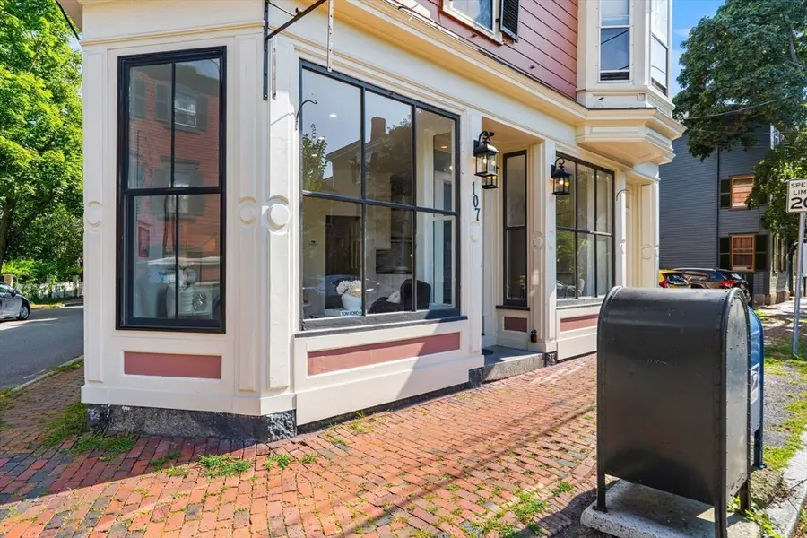107 Federal St #1, Salem, MA 01970 - #3