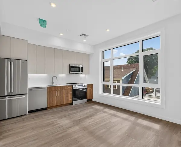 13 Warwick St #303, Somerville, MA 02144