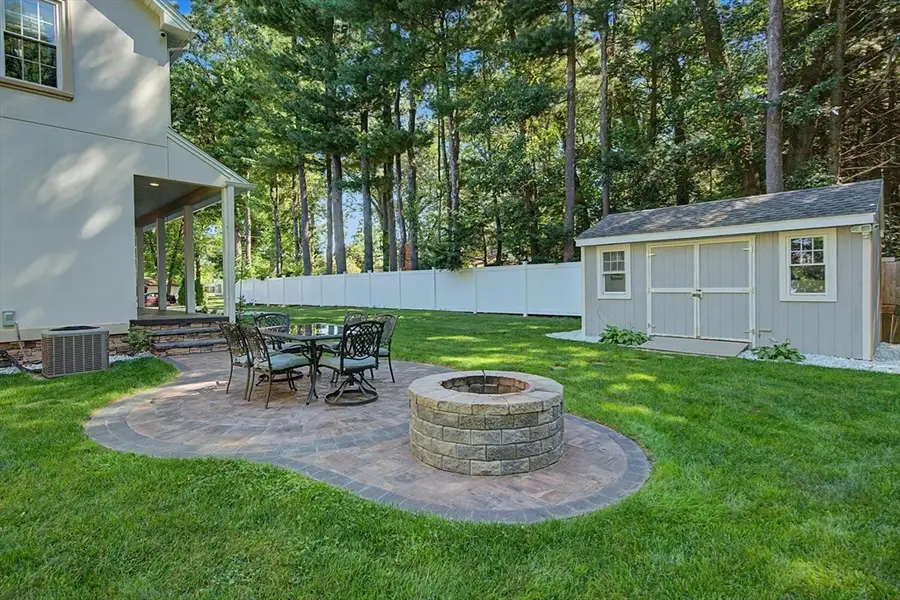 657 Silver St, Agawam, MA 01001 - #3